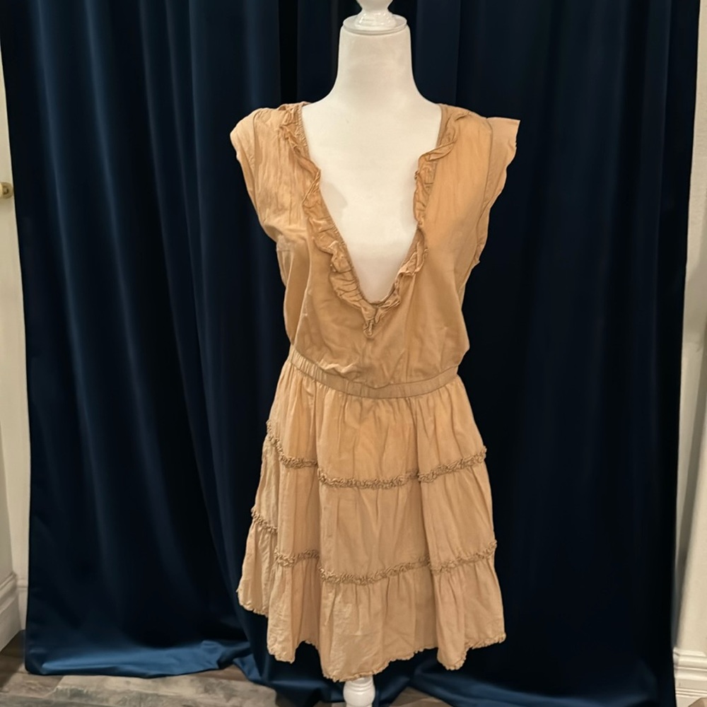 Woman’s tiered dress. Size M